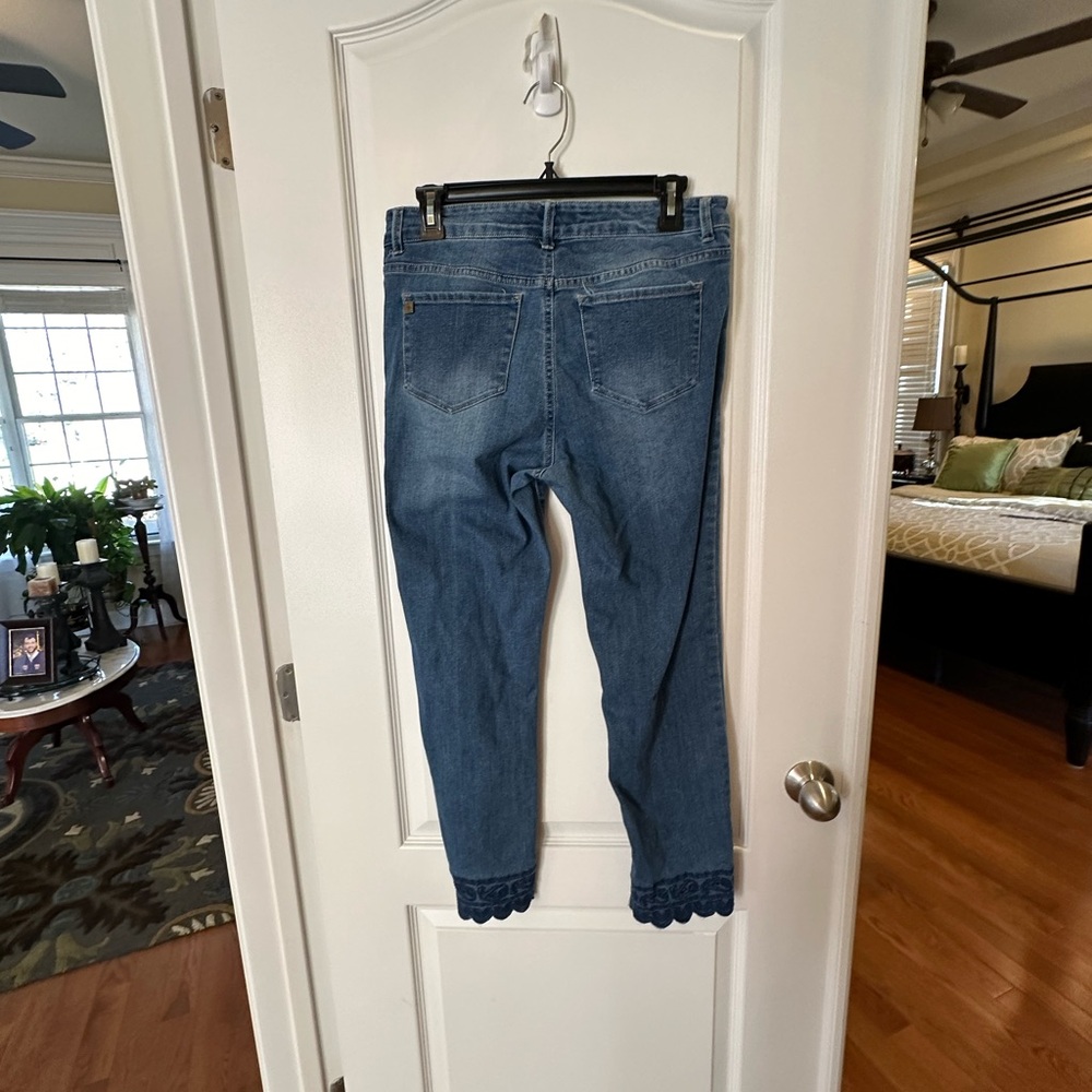 Papagallo Phoebe Paisley Embroidered Hem Ankle Jeans - Picture 6 of 16